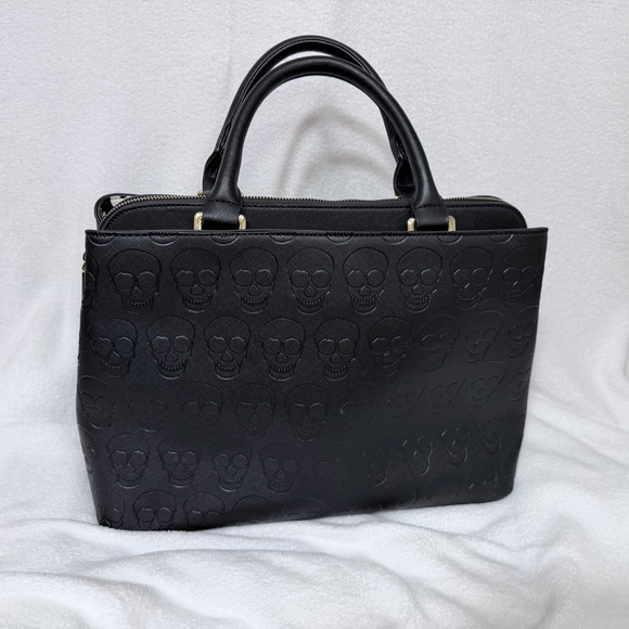 Betsy Johnson Rare Large Sugar Skull Embossed Satchel hand bag. - Picture 7 of 7